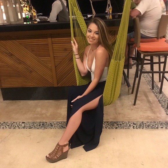 Meet your Posher, Taylor - Picture 1 of 1